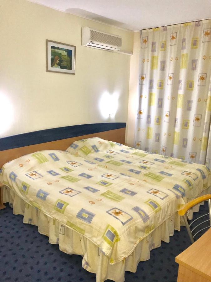 Hotel Riviera Ράβντα Εξωτερικό φωτογραφία